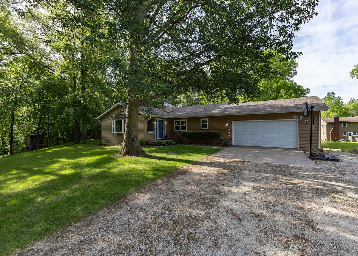 101 N Park Avenue, Geneseo, IL 61254 - #1