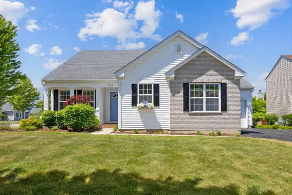 1253 Water Stone Circle, Wauconda, IL 60084