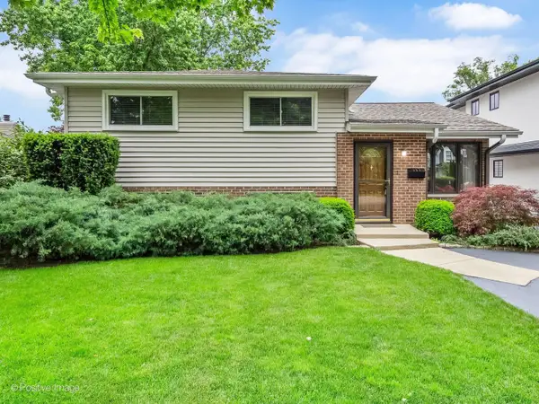 393 Grandview Avenue, Glen Ellyn, IL 60137