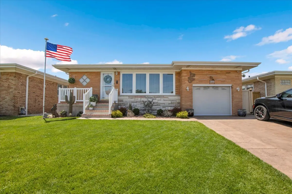 8537 W Winona Street, Chicago, IL 60656 - #1