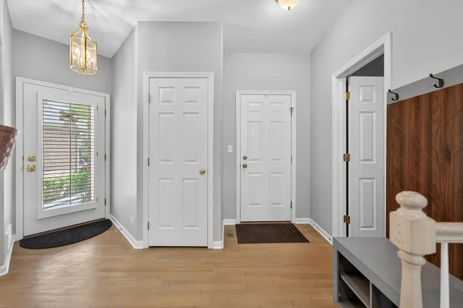 1051 W Sutton Court, Palatine, IL 60067 - #3