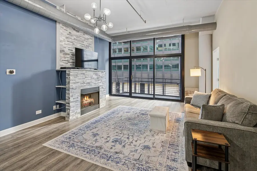 Address Withheld By Seller, Chicago, IL 60606 - #2