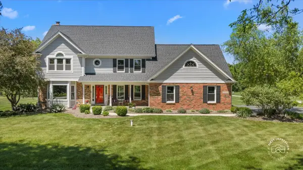 39W016 W Hilltop Drive, St. Charles, IL 60175