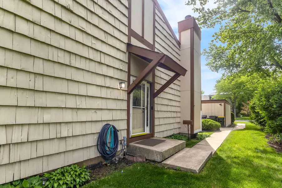 563 N Woodfield Trail, Roselle, IL 60172 - #3