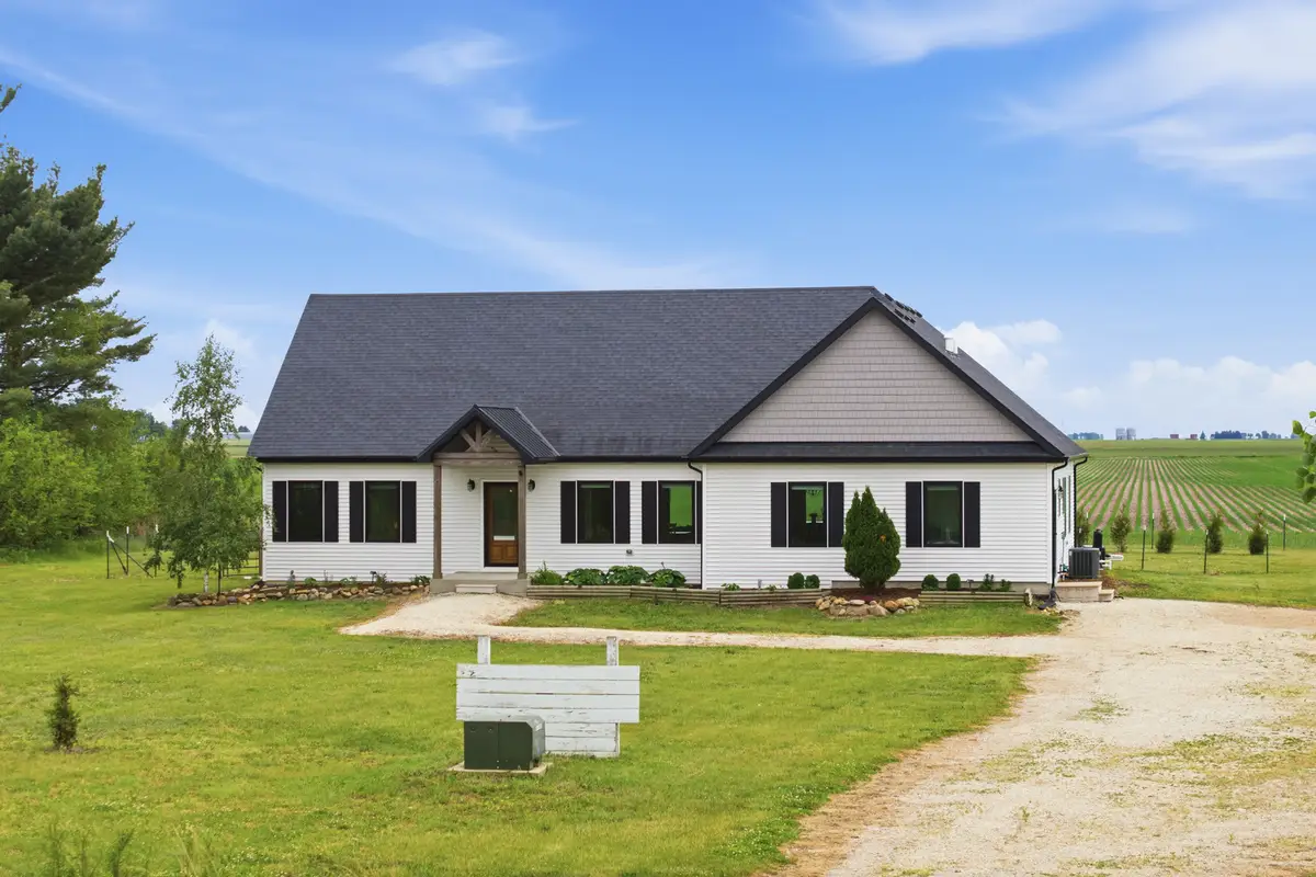 10438 W 1000s Road, Bonfield, IL 60913 - #1