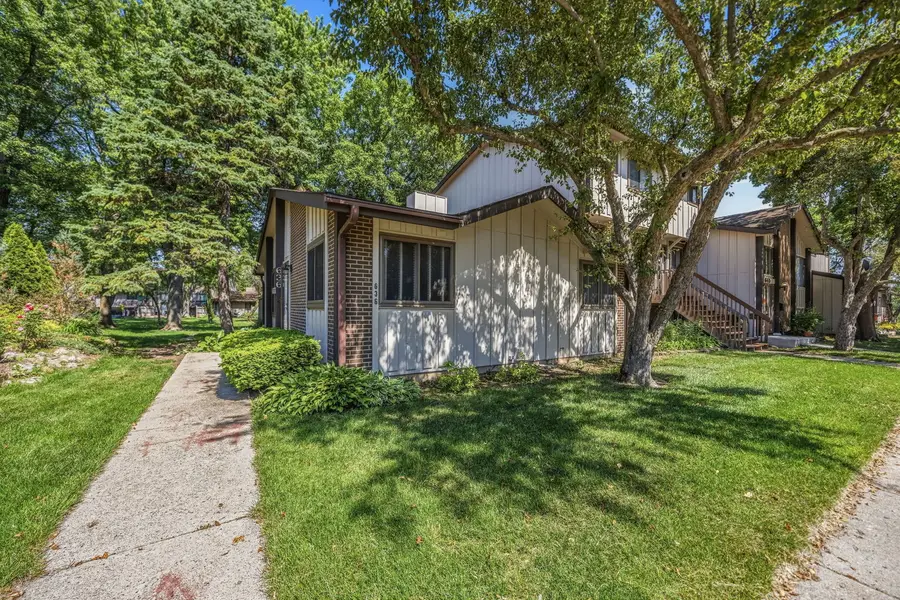 636 Forum Drive #636, Roselle, IL 60172 - #3