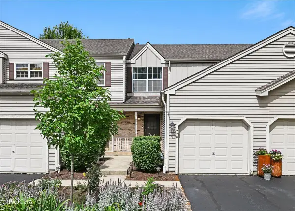 1440 Foxcroft Drive, Aurora, IL 60506