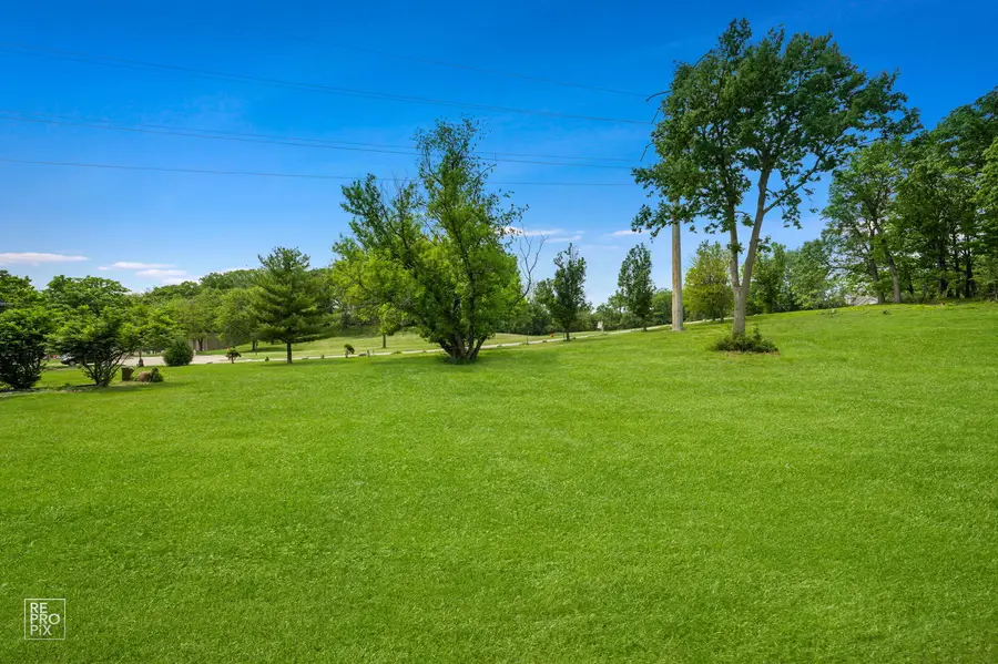 10s641 S Garfield Avenue, Burr Ridge, IL 60527 - #2