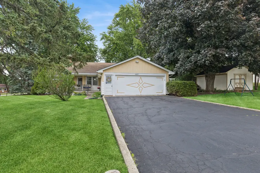 3607 W Clover Avenue, McHenry, IL 60050 - #3