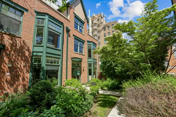 101 N Euclid Avenue #23, Oak Park, IL 60301