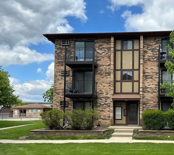 124 Klein Creek Court #124-E, Carol Stream, IL 60188