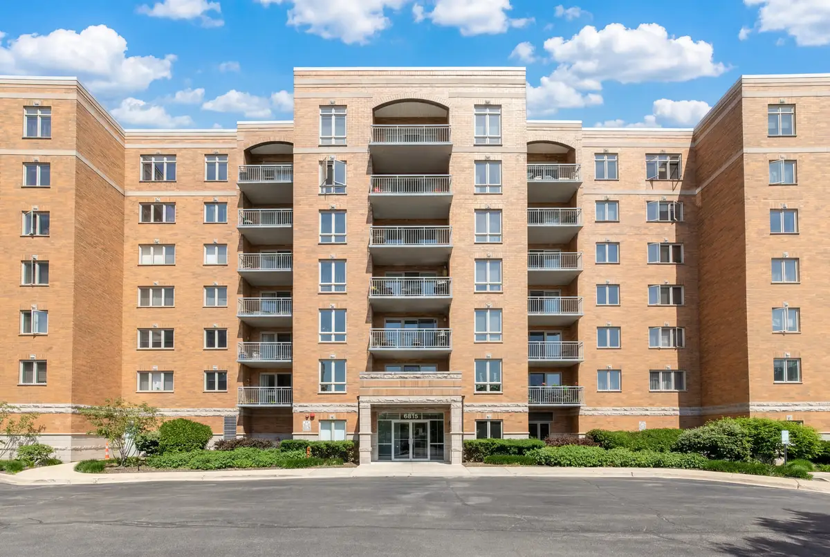 6815 N Milwaukee Avenue #605, Niles, IL 60714 - #1