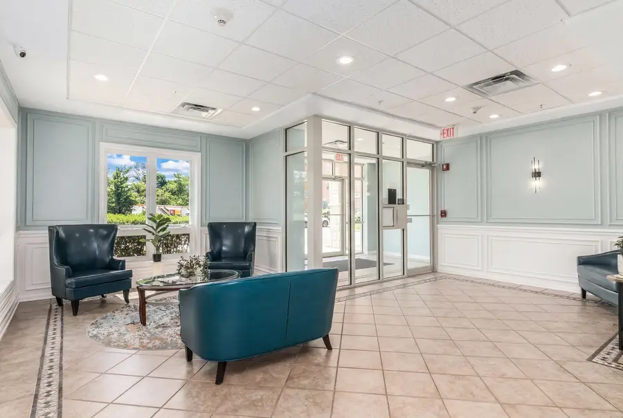 6815 N Milwaukee Avenue #605, Niles, IL 60714 - #3
