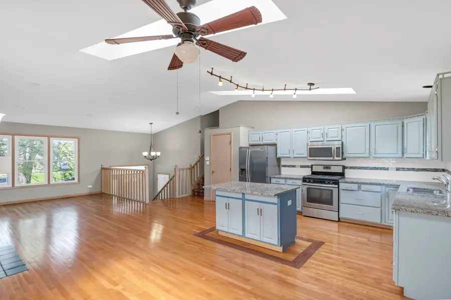 439 E Morse Avenue, Bartlett, IL 60103 - #3