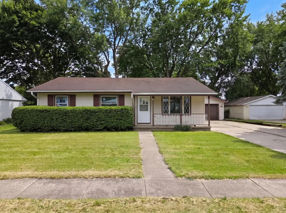 400 Phyllis Avenue, Rochelle, IL 61068 - #1