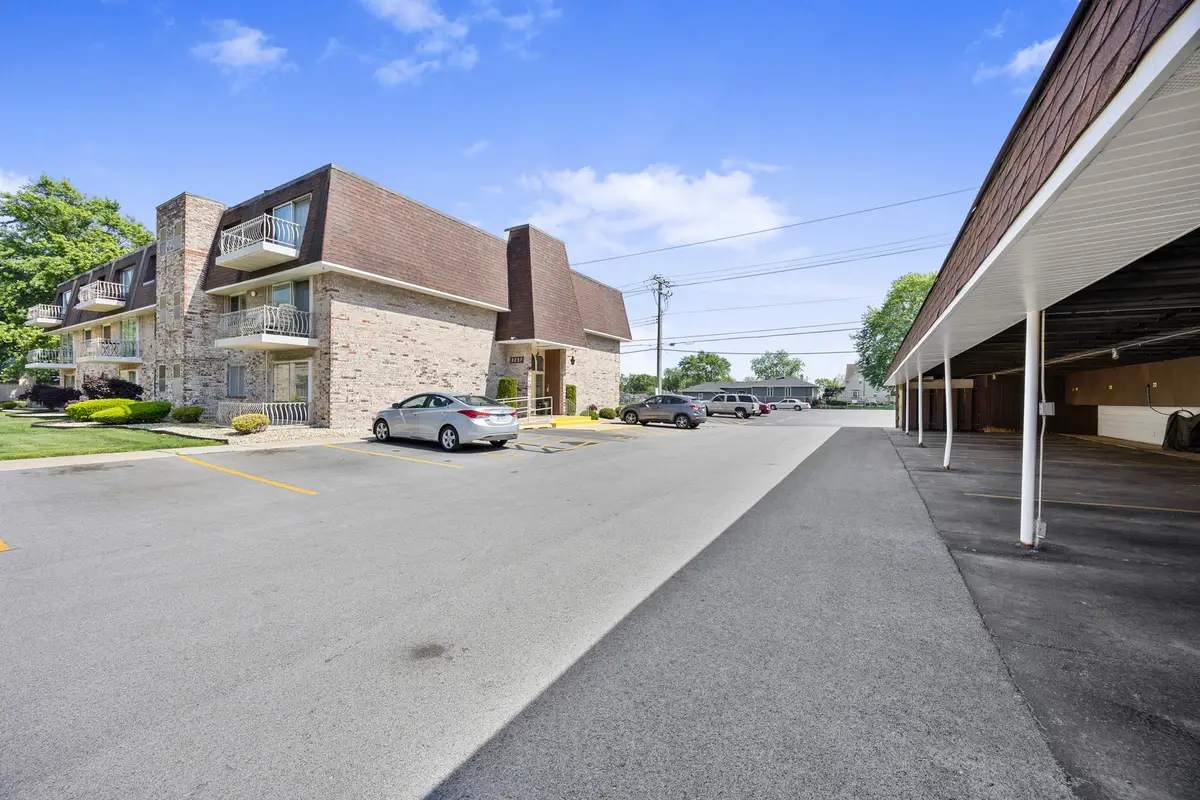3237 S Manor Drive #110, Lansing, IL 60438 - #1