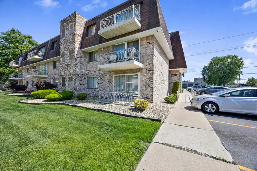 3237 S Manor Drive #110, Lansing, IL 60438 - #3