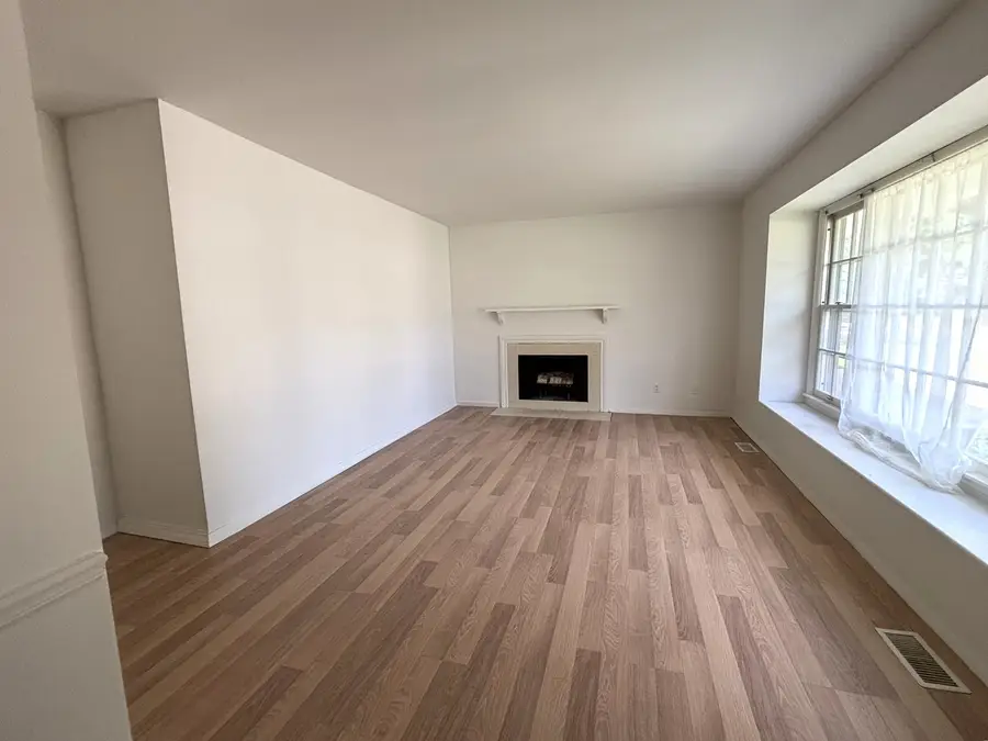 22 Guilford Road, Montgomery, IL 60538 - #3