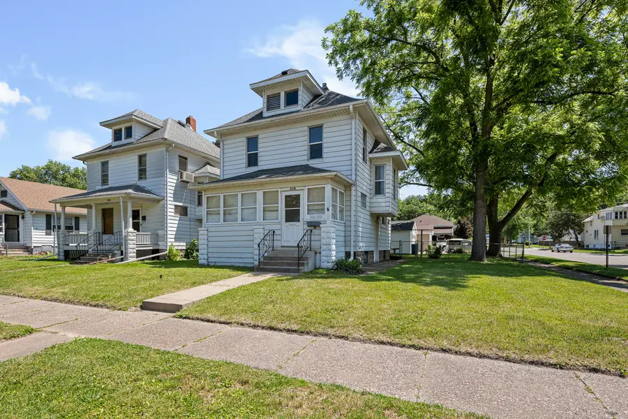 204 15th Avenue, East Moline, IL 61244 - #2