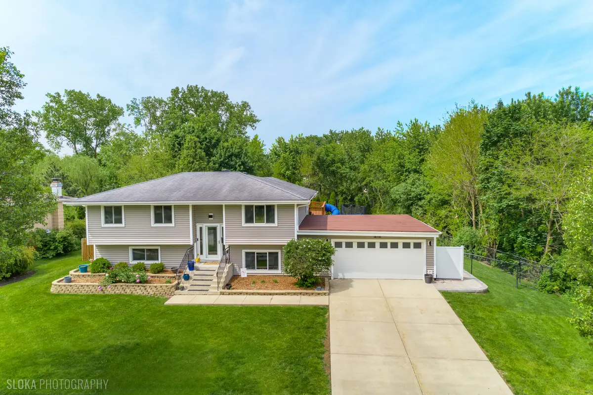 532 Cambridge Drive, Schaumburg, IL 60193 - #1