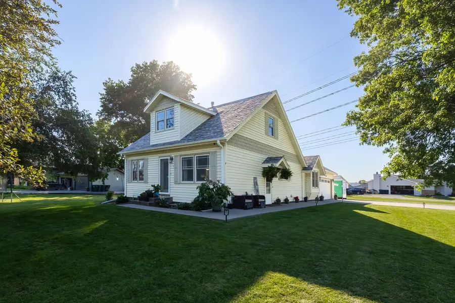 320 Valley Ridge Road, Blue Grass, IA 52726 - #2