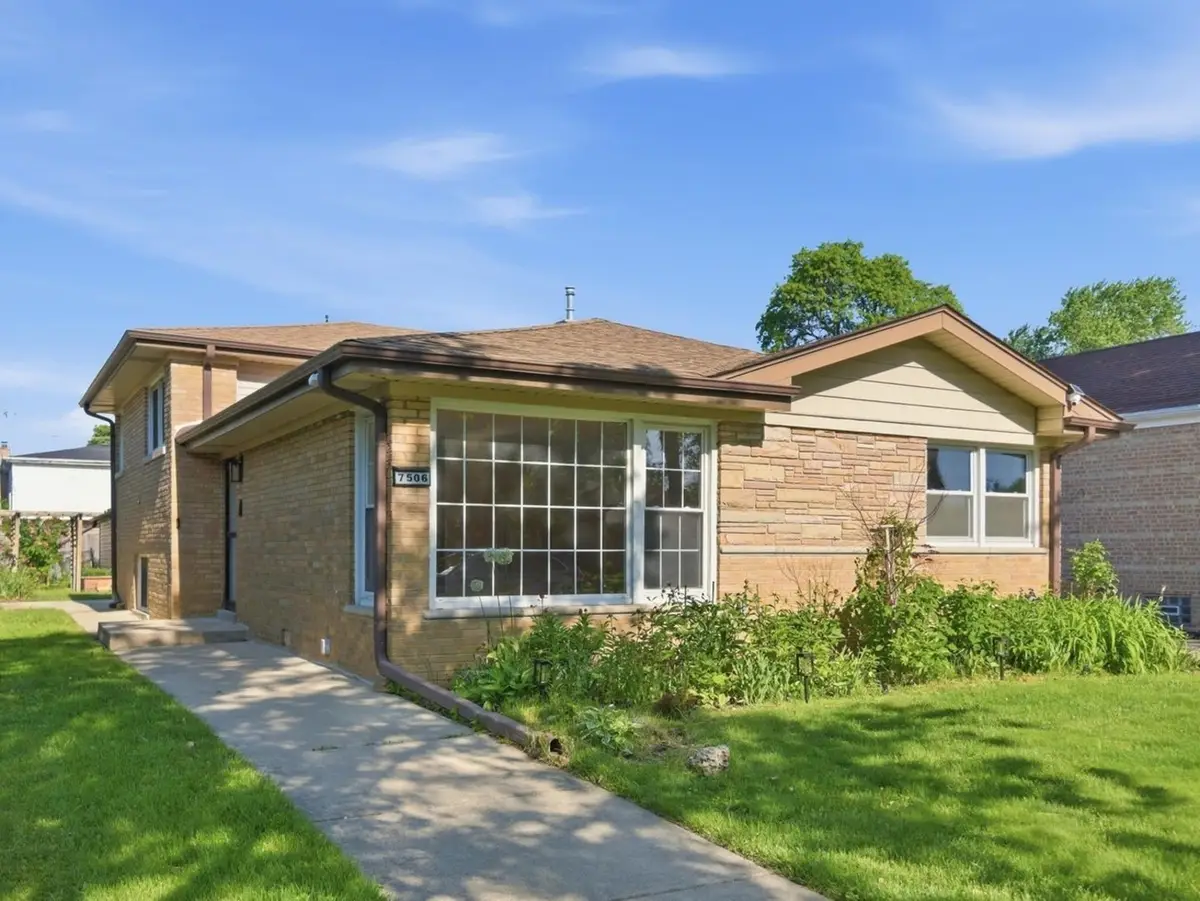 7506 Kilbourn Avenue, Skokie, IL 60076 - #1