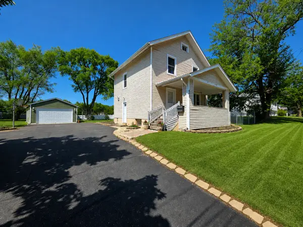 470 Fremont Street, Elgin, IL 60120