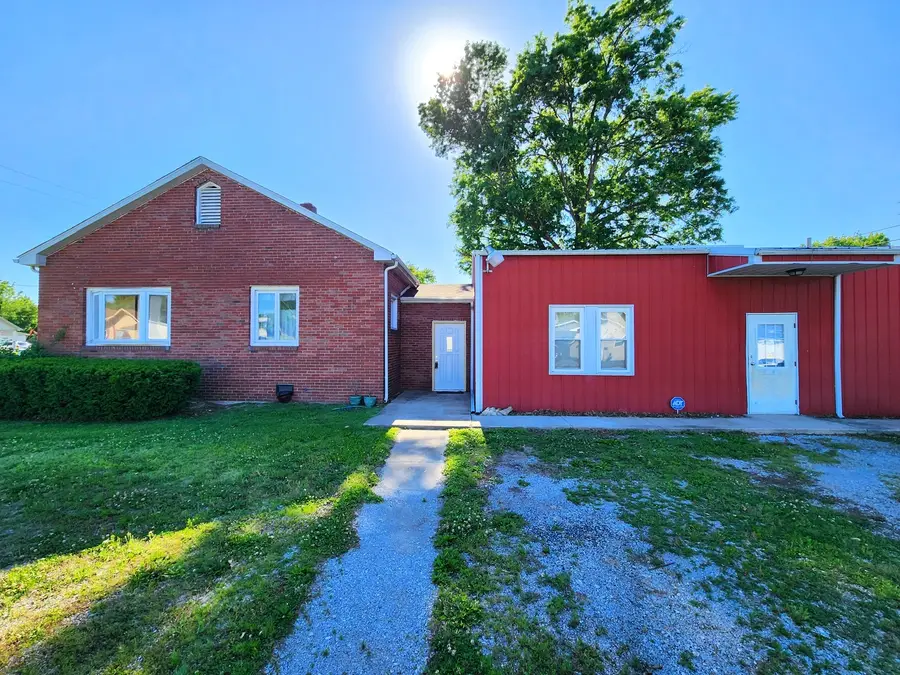 809 E Main Street, West Frankfort, IL 62896 - #3