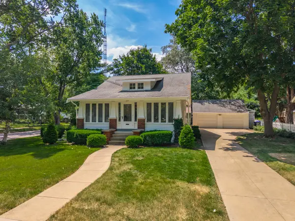 1507 E Taylor Street, Bloomington, IL 61701