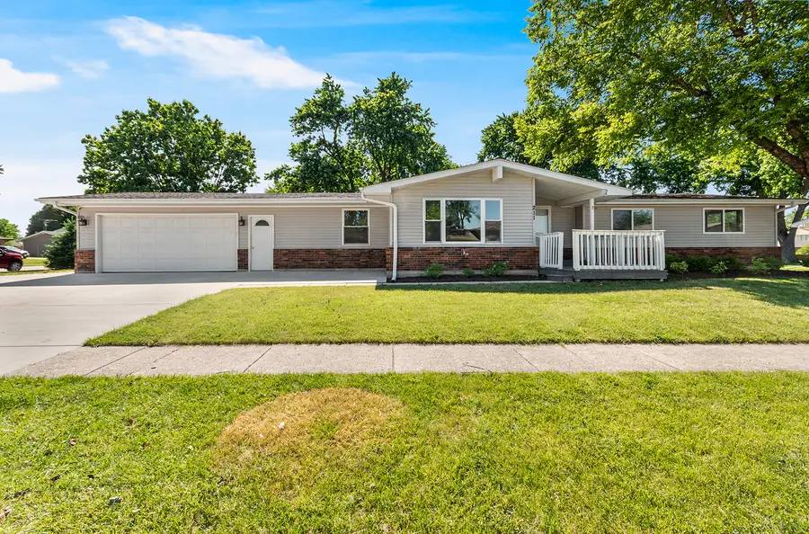 211 Indian Oaks Drive, Minooka, IL 60447 - #2