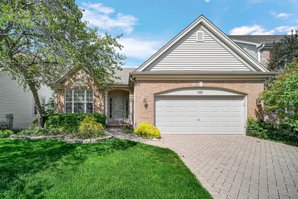720 Viewpointe Drive, St. Charles, IL 60174