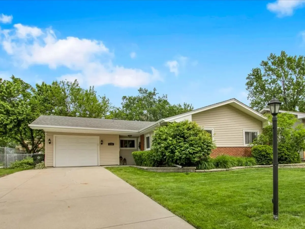 1755 Monticello Road, Hoffman Estates, IL 60169 - #1