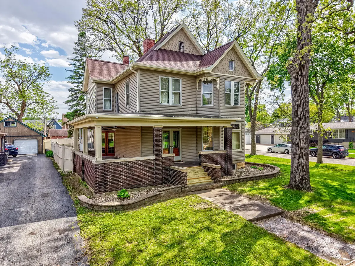 401 E Prospect Avenue, Ottawa, IL 61350 - #1