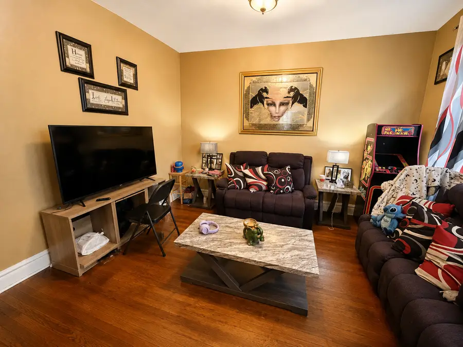 2243 S Kenilworth Avenue, Berwyn, IL 60402 - #2