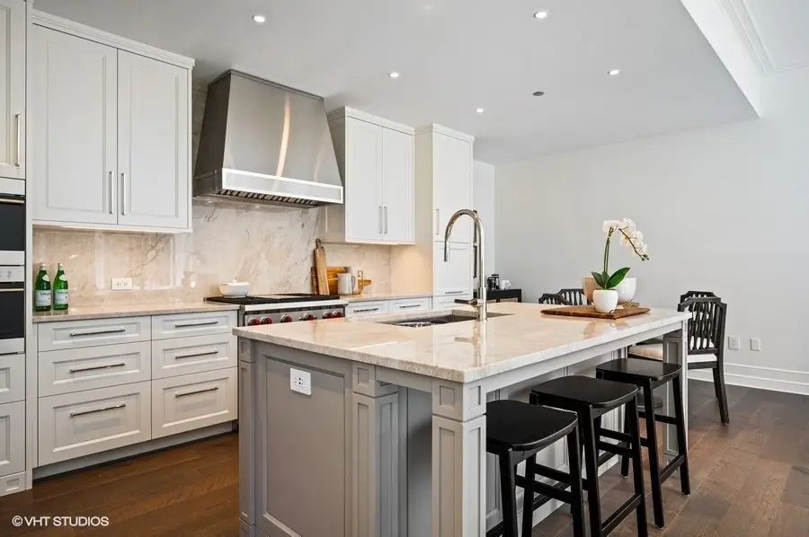 435 N Michigan Avenue #701, Chicago, IL 60611 - #3