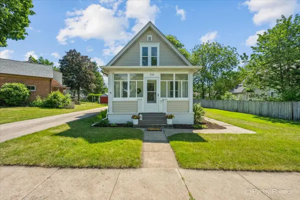 236 Short Street, East Dundee, IL 60118