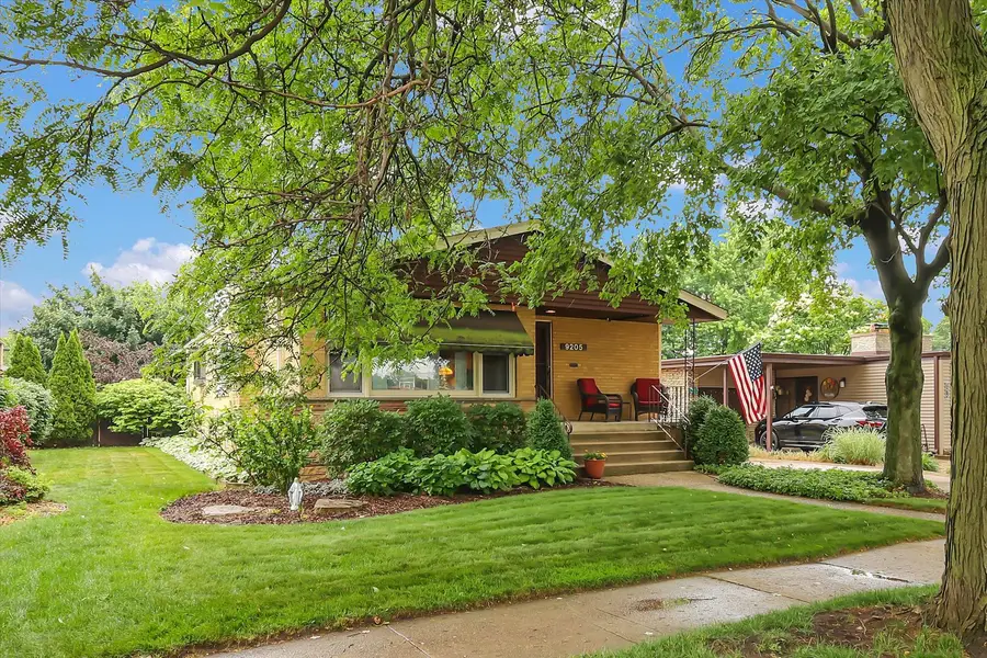 9205 Millard Avenue, Evergreen Park, IL 60805 - #3