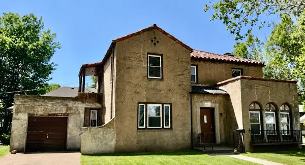 602 S 9th Street, Clinton, IA 52732