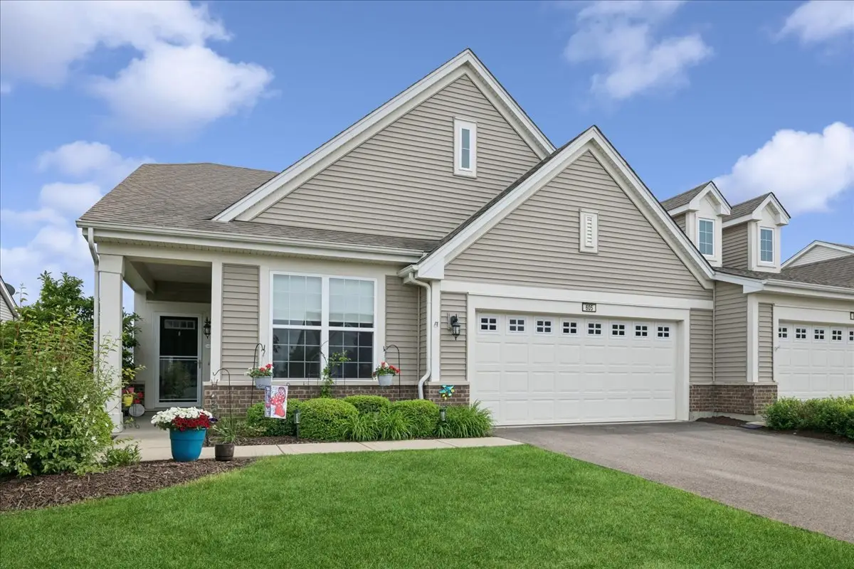 605 N Falls Circle, Pingree Grove, IL 60140 - #1