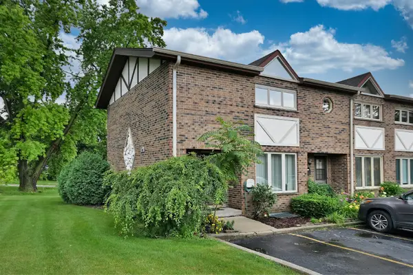 214 N West Avenue #1, Elmhurst, IL 60126