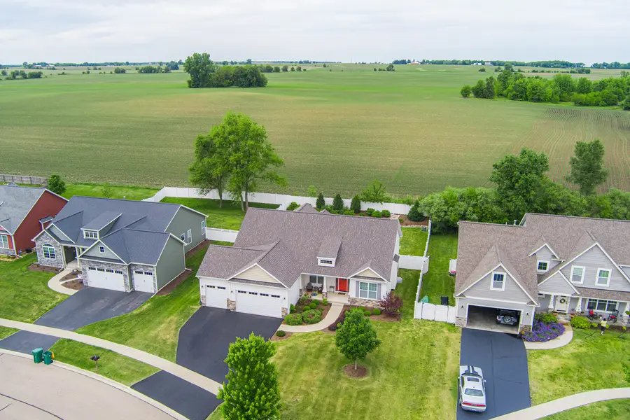 855 Coventry Circle N, Sycamore, IL 60178 - #3