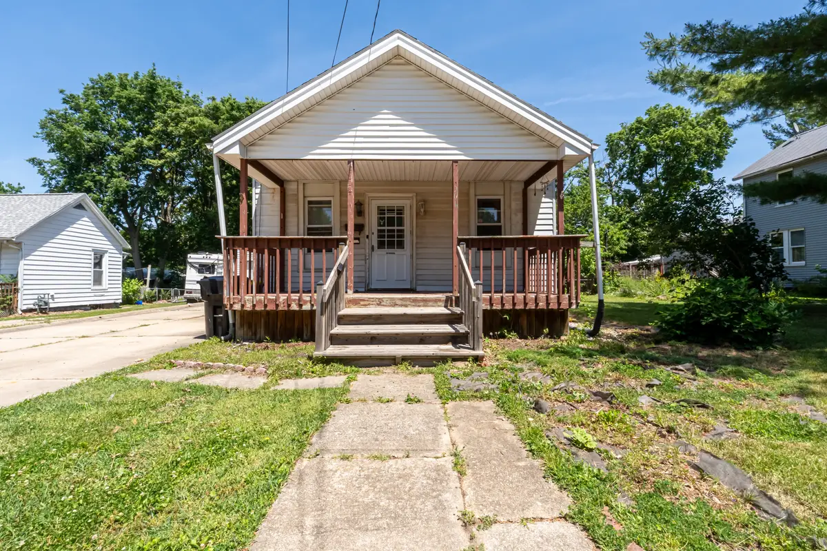 306 E Sycamore Street, Normal, IL 61761 - #1