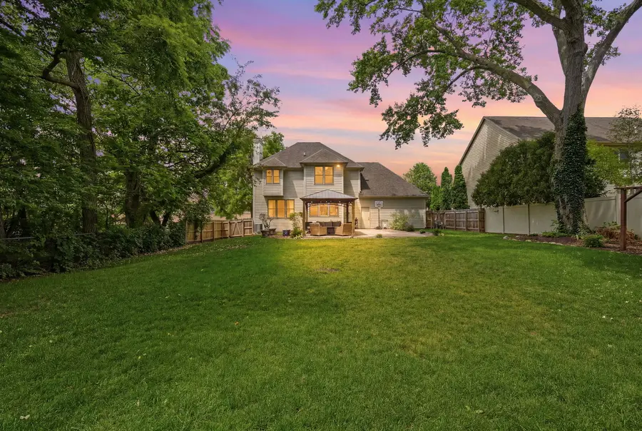 118 N 11th Avenue, Saint Charles, IL 60174 - #2