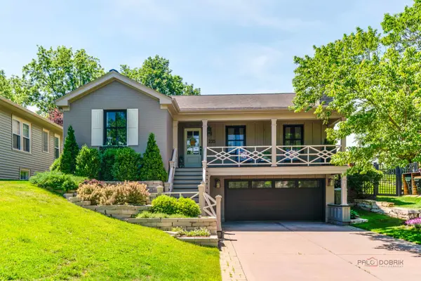 235 Coolidge Avenue, Barrington, IL 60010