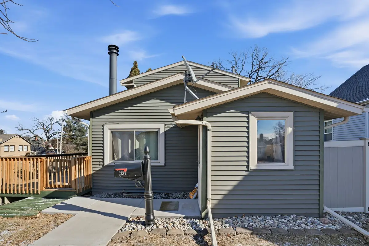 2137 Vine Street, Davenport, IA 52804 - #1