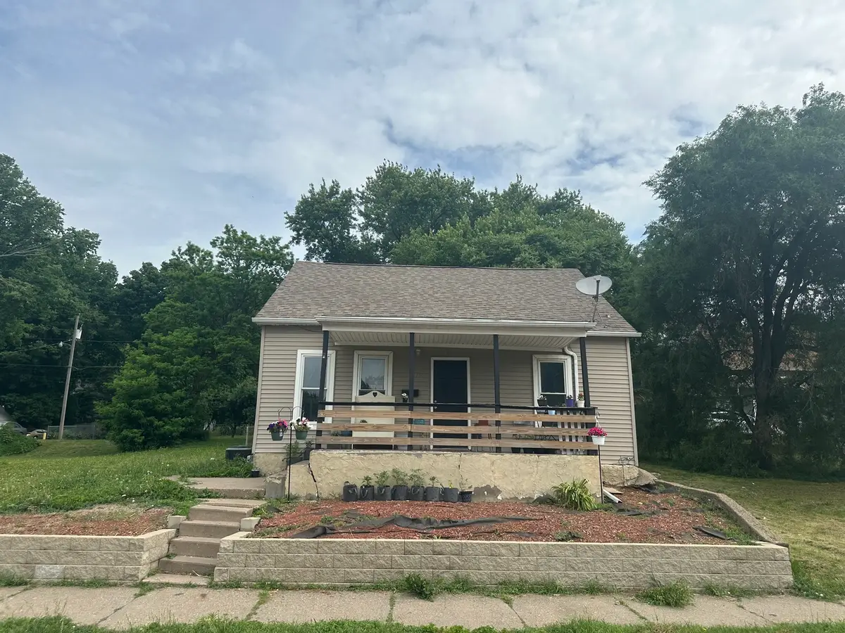 710 5th Street W, Davenport, IA 52802 - #1