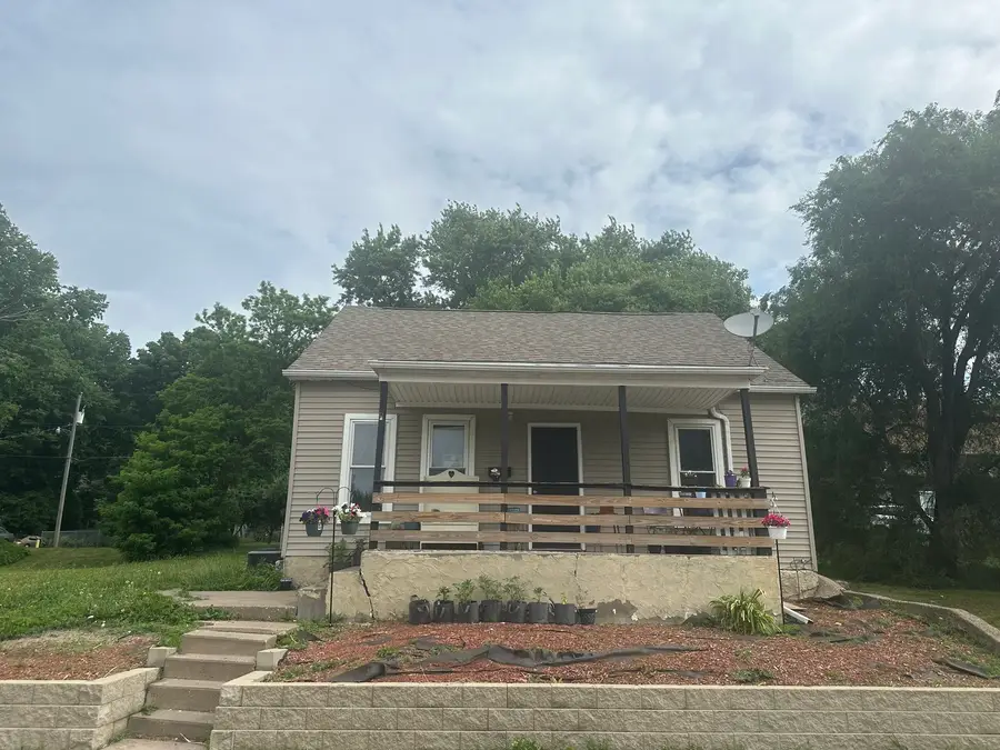 710 5th Street W, Davenport, IA 52802 - #2