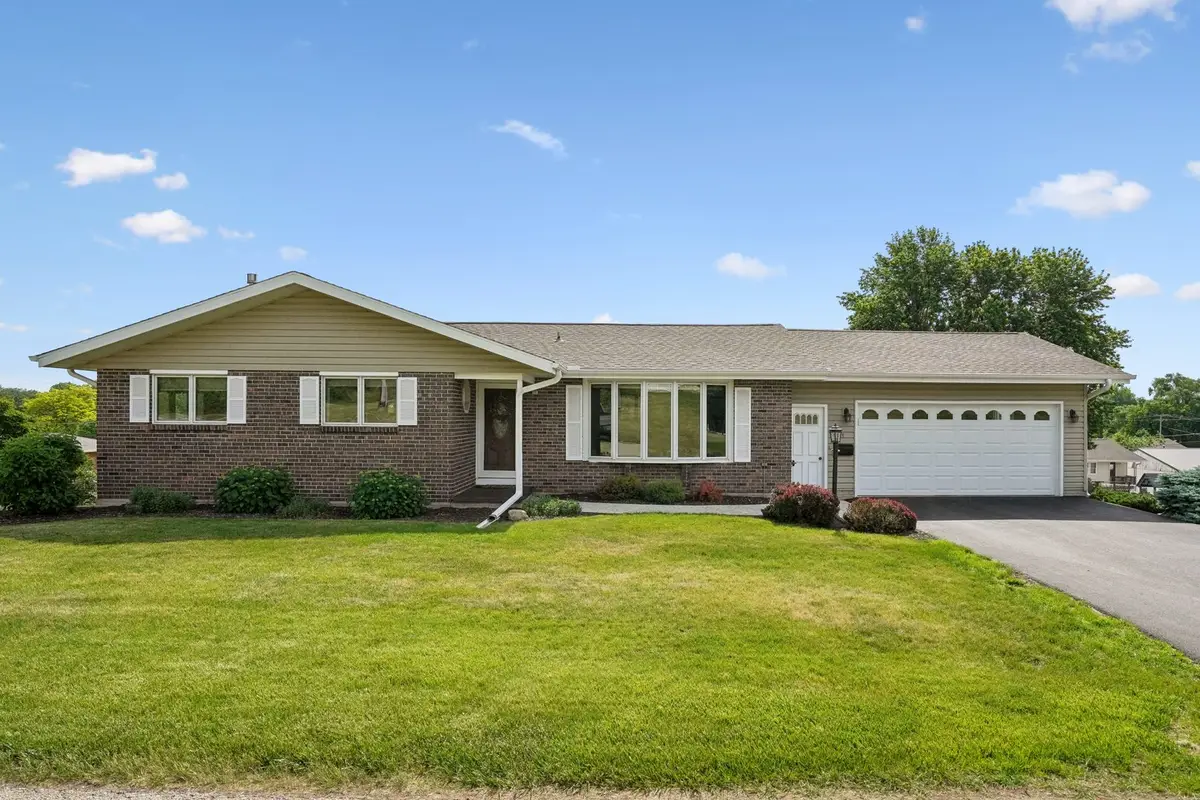 811 16th Street, Fulton, IL 61252 - #1