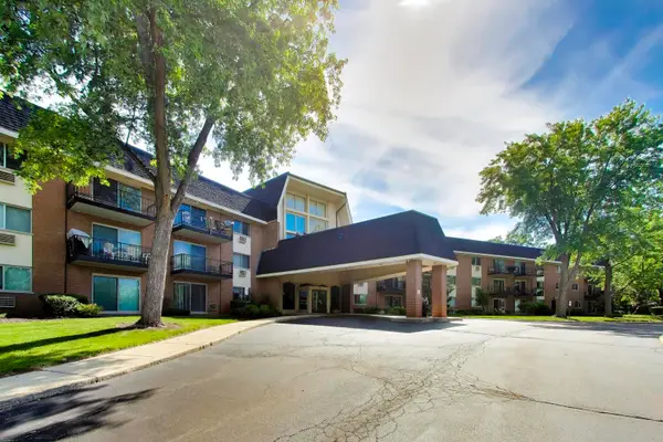 Address Withheld By Seller, Glen Ellyn, IL 60137