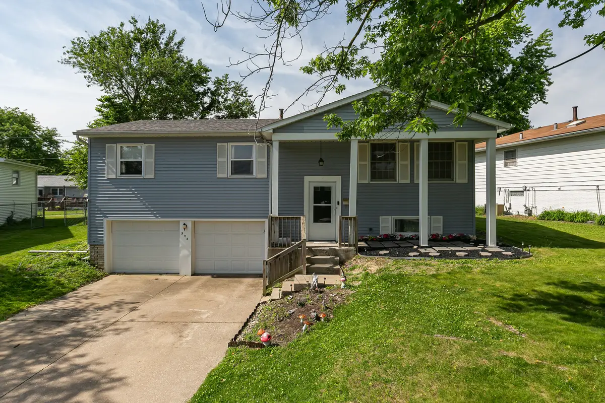 908 27th Avenue Court, East Moline, IL 61244 - #1
